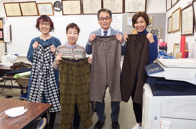 腰曲がりズボンで快適な日常を