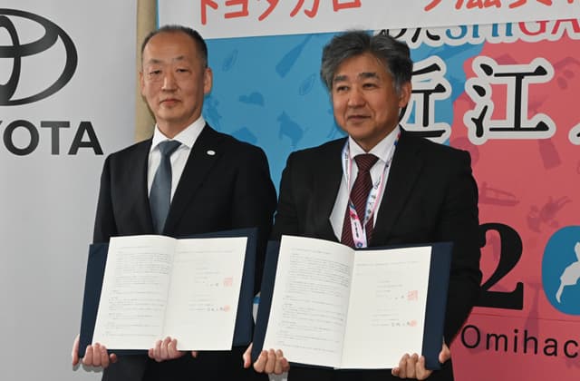 新運動公園野球場の愛称「カローラ滋賀はちまんスタジアム」に