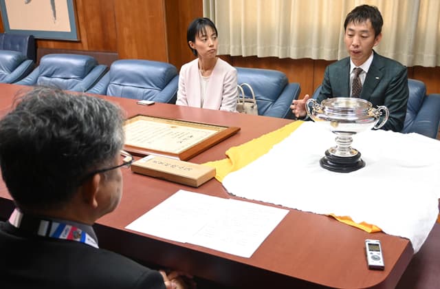 小麦生産に独自の工夫と取組み イカリファームに天皇杯