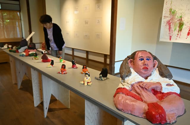 ボーダレス・アートミュージアムNO-MAで「もの、なにもの」展