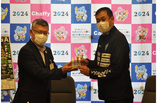 MIOびわこ滋賀 県へアルコール消毒液寄贈