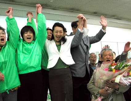 県議選 自民復調して過半数制す