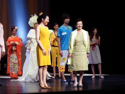 嘉田知事、越大津市長 ファッションショー飾る