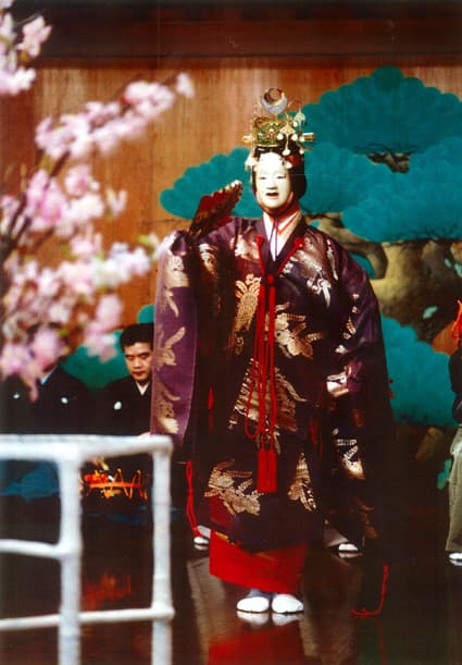 「羽衣」伝説の地で能楽解説と公演