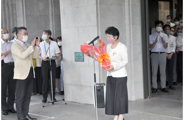 由布副知事が退任