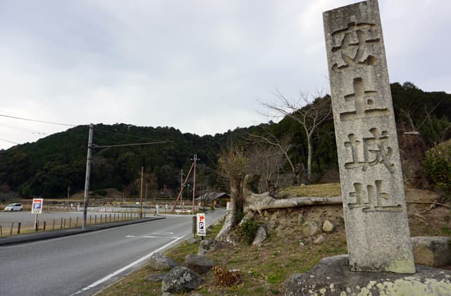 県の「幻の安土城」復元プロジェクト