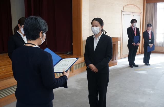 日頃の努力の成果を表彰 アビリンピック滋賀大会表彰式