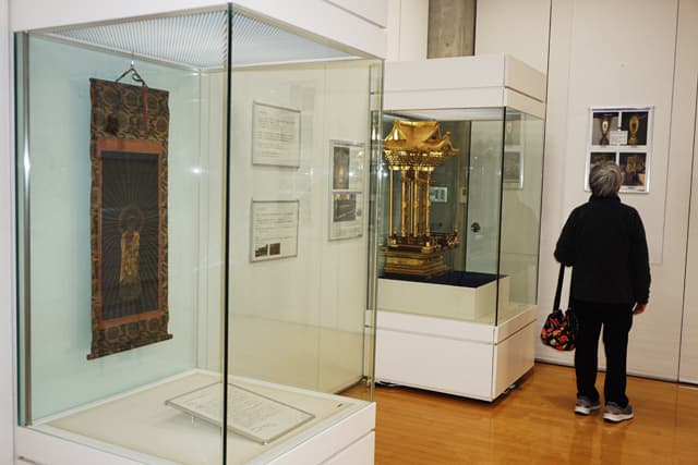 能登川弘誓寺展 修復作業を紹介