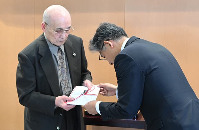 法人設立以来35年間 子どもの読書充実に寄付