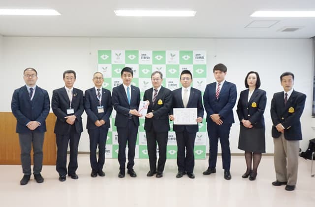 地域の子どもたちのために16万4千円を寄付