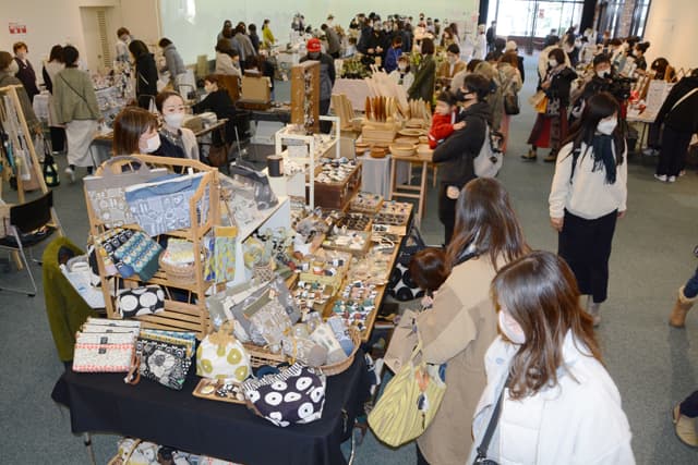 雑貨や飲食51店ずらり 東近江ものづくり展