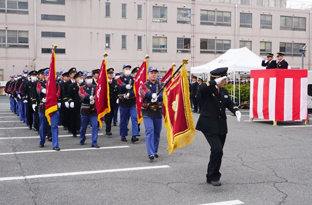 防災の誓い新たに 東近江市消防出初式