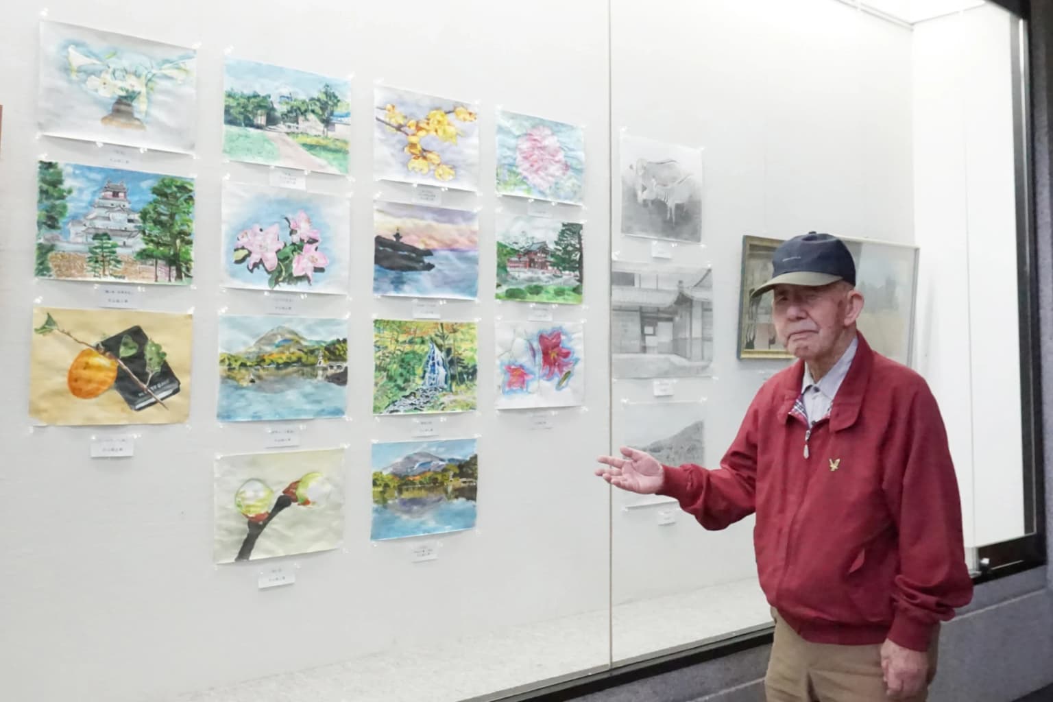 100歳の男性が記念展 色鮮やかなスケッチ並ぶ